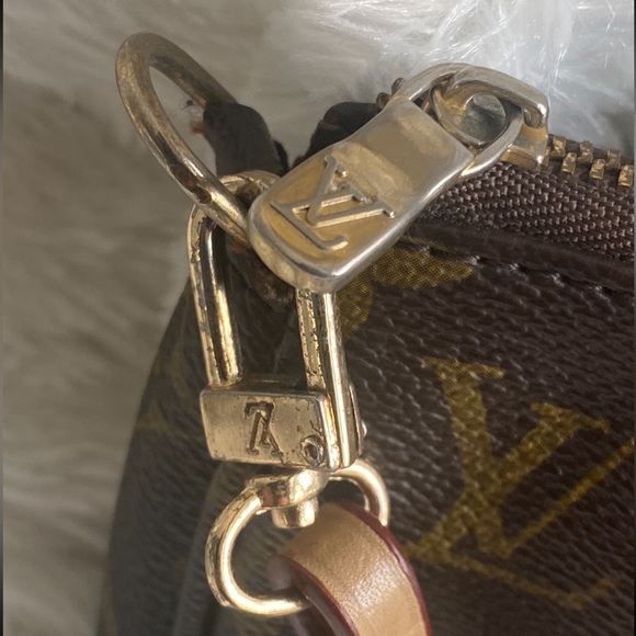 Louis Vuitton Vintage Monogram Canvas Pochette Accessoires - Picture 3 of 6